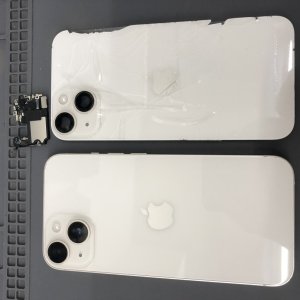 【iPhone 14  /バックパネル交換修理&イヤースピーカー交換修理】を埼玉県日高市武蔵台からお越しのお客様よりご依頼いただきました