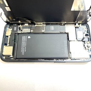 iPhoneXS最大容量70% バッテリー交換| 日高市四本木| 最短30分で電池交換が出来ます!