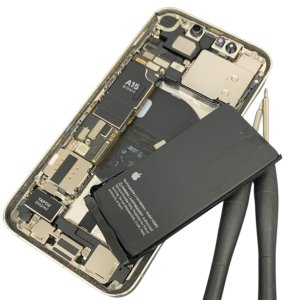 【修理実績】最大容量77%・画面割れ iPhone8 バッテリー交換+液晶交換 | スマホ修理SHOP イオン上磯店