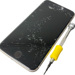 iPhoneSE3 フロントパネル交換