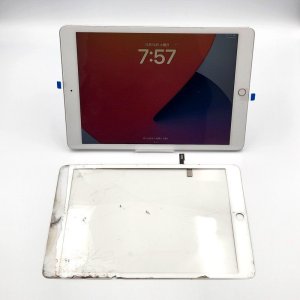 【iPad 第8世代フロントパネル交換】パネルが割れて怪我する前に!即日対応いたします!|前橋市古市町