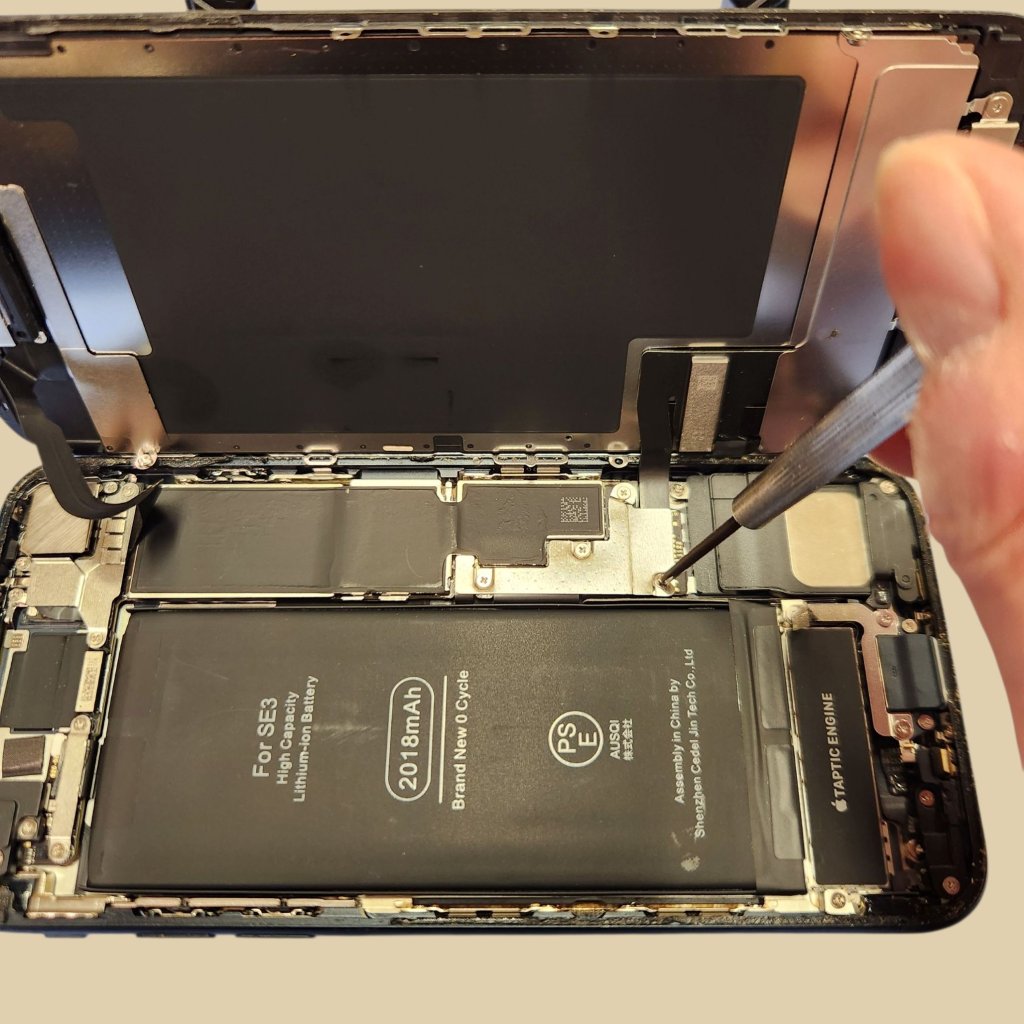【iPhoneSE3 バッテリー交換】作業時間20分！データそのまま！お時間のない方も一度ご相談ください。 | 根室市昭和町