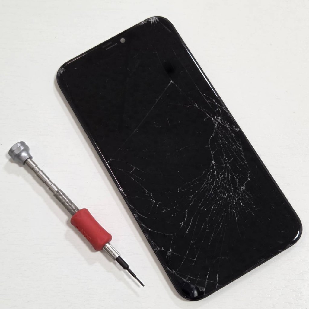 iPhone11 フロントパネル交換