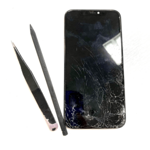 【画面割れをすぐ直したい】iPhone11・パネル交換修理