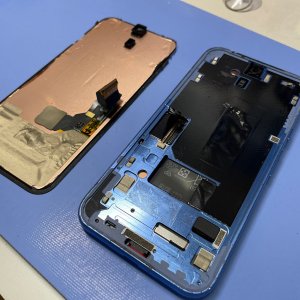Google pixel 8 落下液漏れ 液晶交換| 龍ケ崎市姫宮| アンドロイドの液晶交換もご予約で対応致します！
