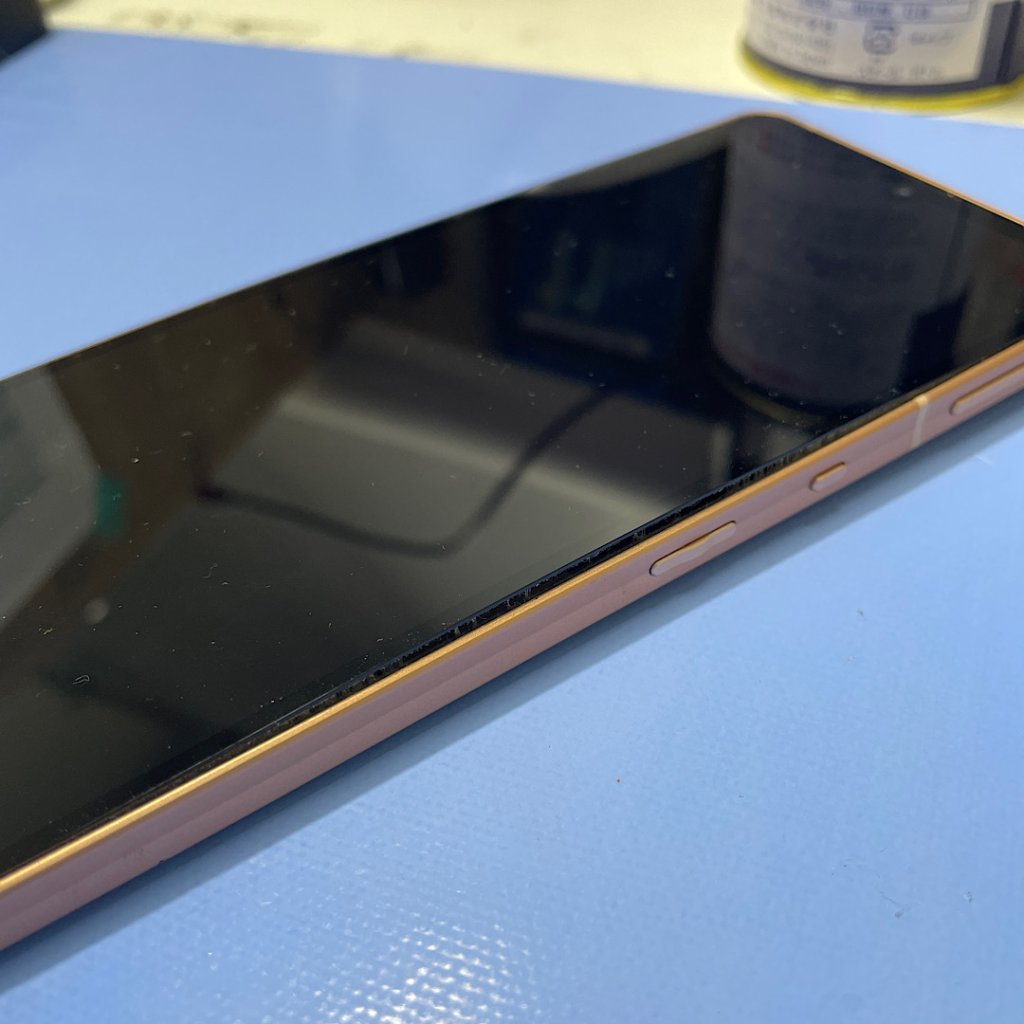 Android携帯電話の修理 シャープ AQUOS電池膨張 | 取手市小門間| アンドロイドのバッテリー交換も予約対応しております！