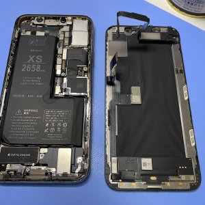 iPhoneXS 雨で転倒 パネル修理| 土浦市| パネル交換も即日お渡しで修理対応しております‼︎