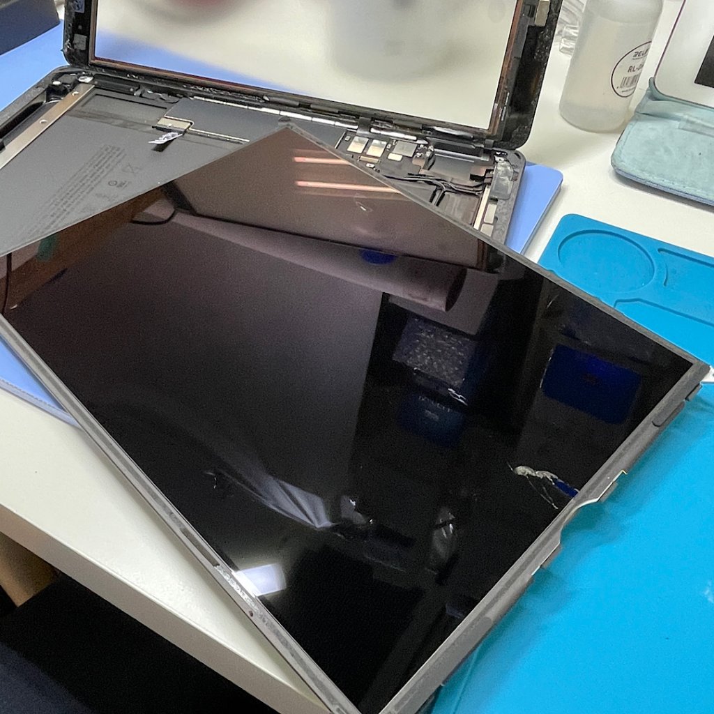 iPad9画面に黒いシミ 液晶交換| 龍ケ崎市川原代町| 液晶交換もご予約で即日修理対応しております‼︎