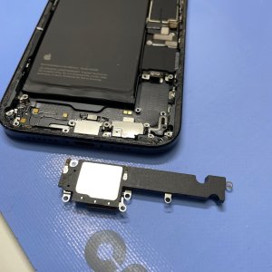 iPhone15 充電口コネクター交換| 柏市|ライトニングドック交換もご予約での修理対応しております‼︎