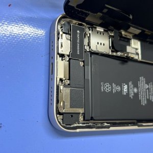 【iPhone8 ライトニング交換】角度を変えないと充電できない状態を修理しました！｜伊勢崎市今泉町