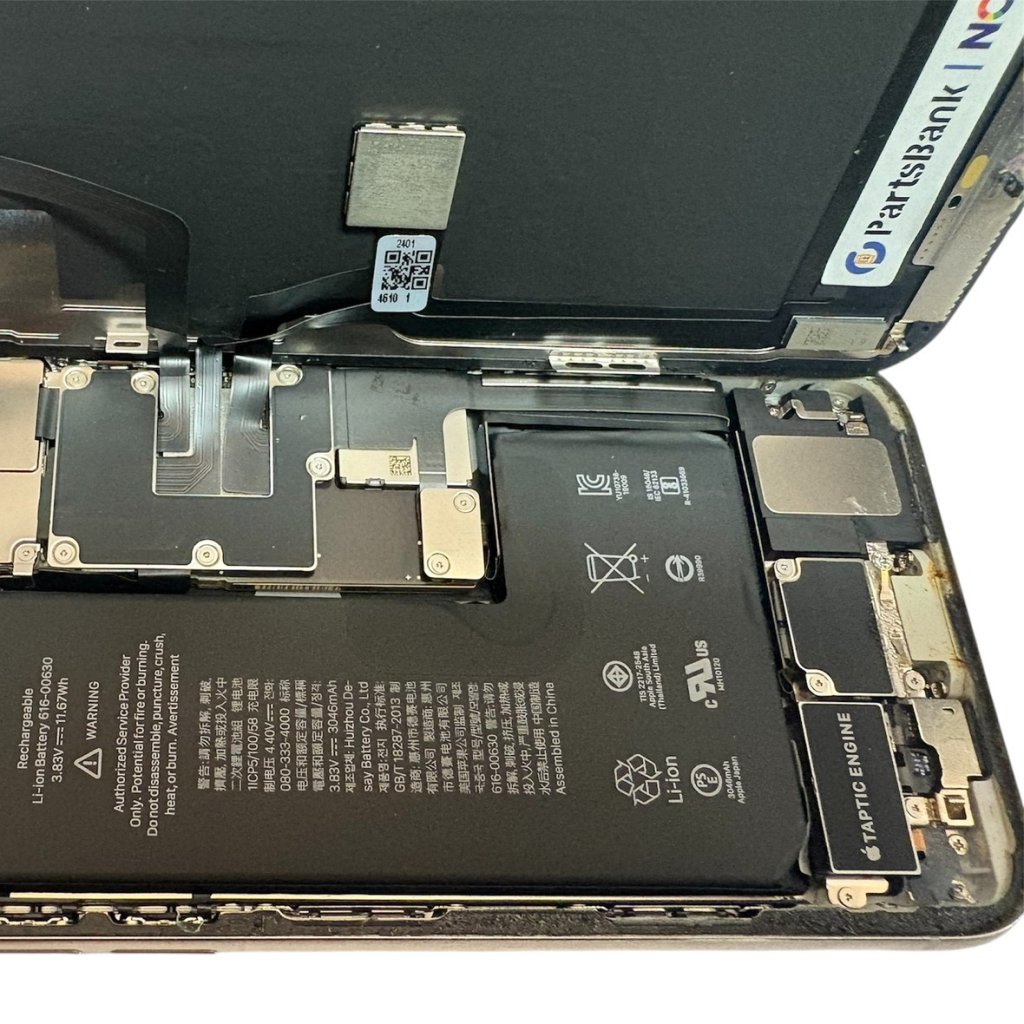 水没・ブラックアウト・液晶交換【iPhone11Pro】