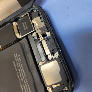 【iPhone14 ライトニング交換】角度を変えないと充電できないそんなお悩み即日対応修理いたします！｜前橋市大手町