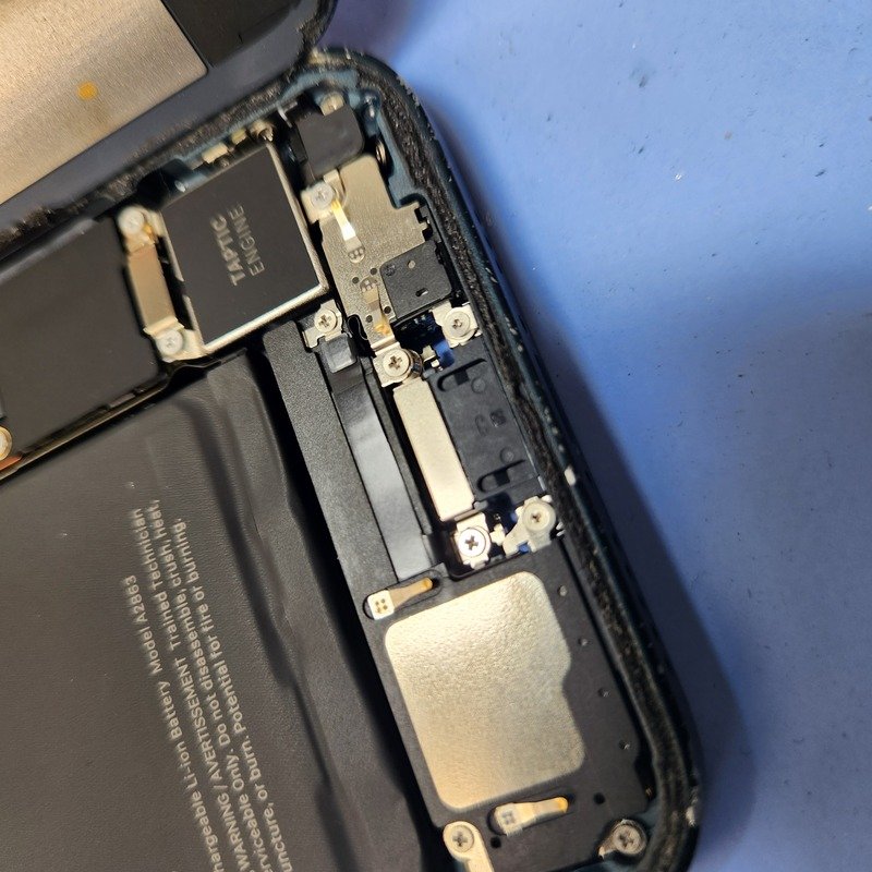 【iPhone14 ライトニング交換】角度を変えないと充電できないそんなお悩み即日対応修理いたします！｜前橋市大手町