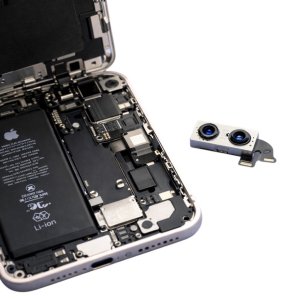 iPhone15のアウトカメラ交換修理