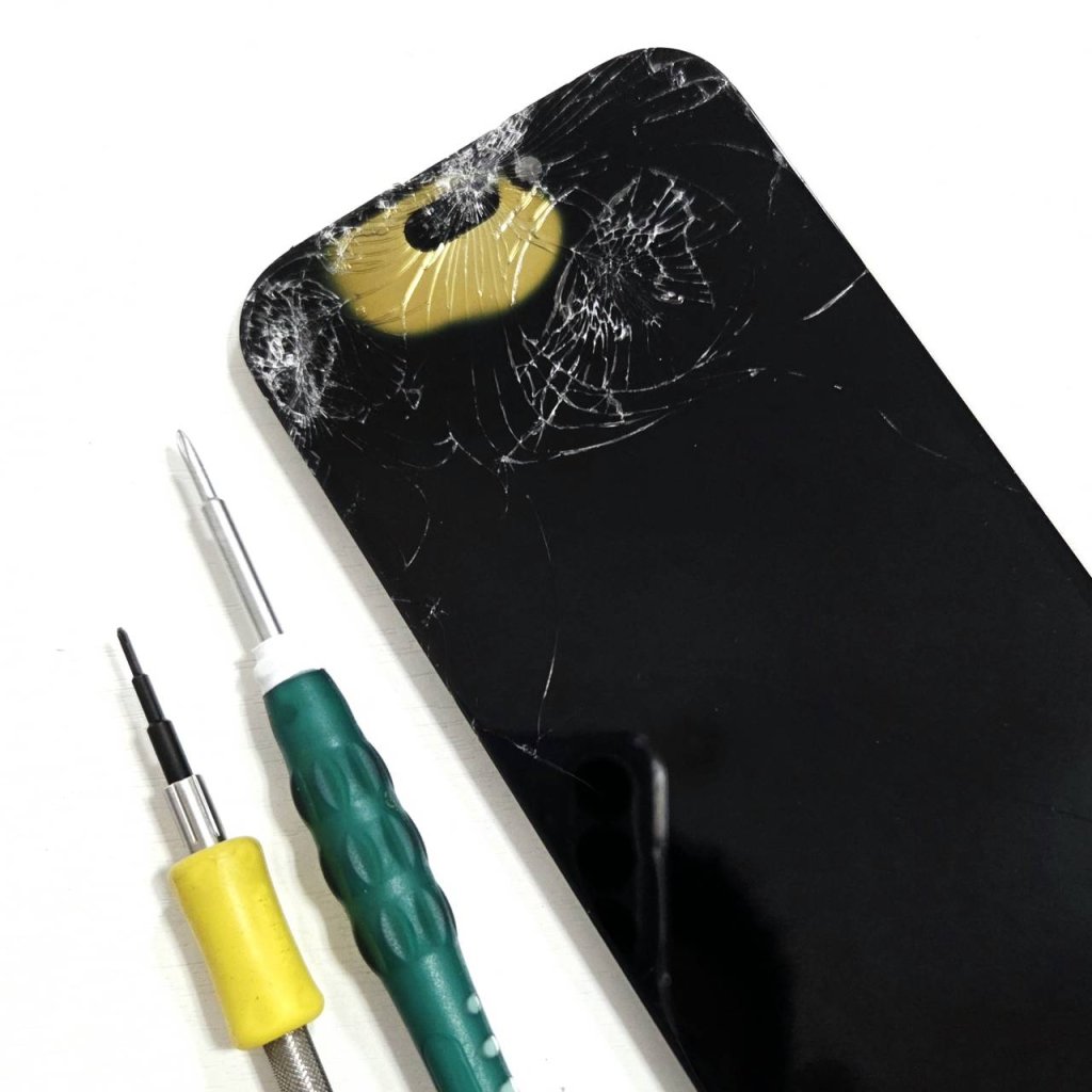 iPhone15 液晶交換