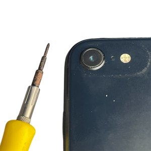 iPhoneSE3　アウトカメラ修理