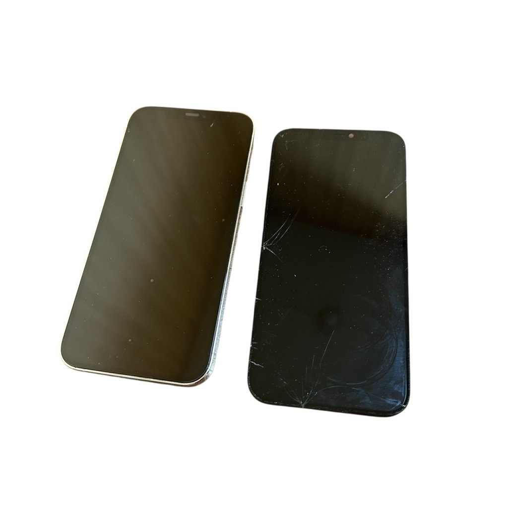 【iPhone12 ProMax 画面割れ】