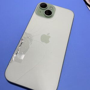 iPhone13バックパネル交換|我孫子市南青山 | 背面交換もご予約で対応しております！