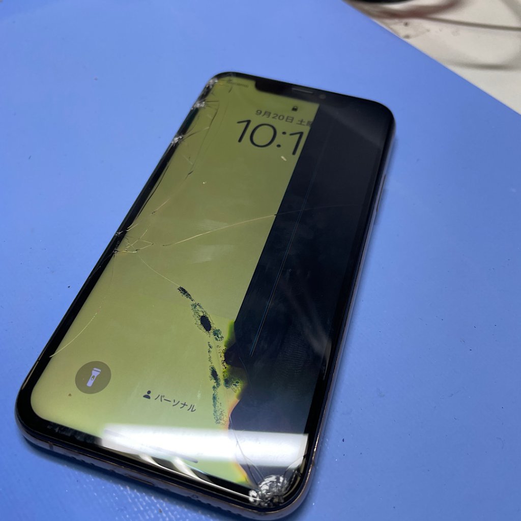 iPhone11 バイクホルダー落下 液晶交換修理| 取手市新取手| 液晶交換も即日で修理対応しております‼︎