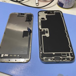 iPhone16 ブラックアウト 液晶交換| 利根町羽根野| iPhone16シリーズも即日お渡しの修理対応しております‼︎