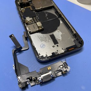 iPhone14Pro 充電出来ない ドック交換| 守谷市けやき台| 充電口交換もご予約で修理対応しております‼︎