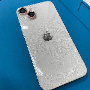 iPhone14 バックパネル交換修理| 龍ケ崎市白羽| 背面ガラス交換もご予約にて即日お渡しで修理対応しております‼︎