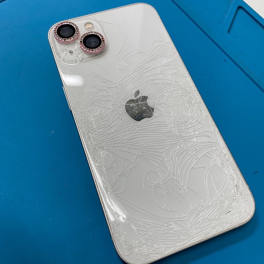 iPhone14 バックパネル交換修理| 龍ケ崎市白羽| 背面ガラス交換もご予約にて即日お渡しで修理対応しております‼︎