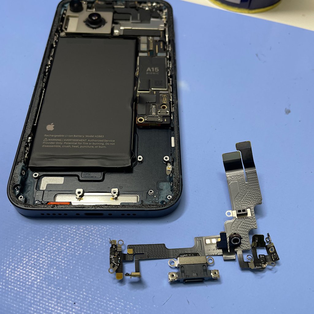 iPhone14 充電出来ない 充電口交換| 龍ケ崎市城ノ内| ライトニングドック交換も即日お渡しで修理対応しております‼︎