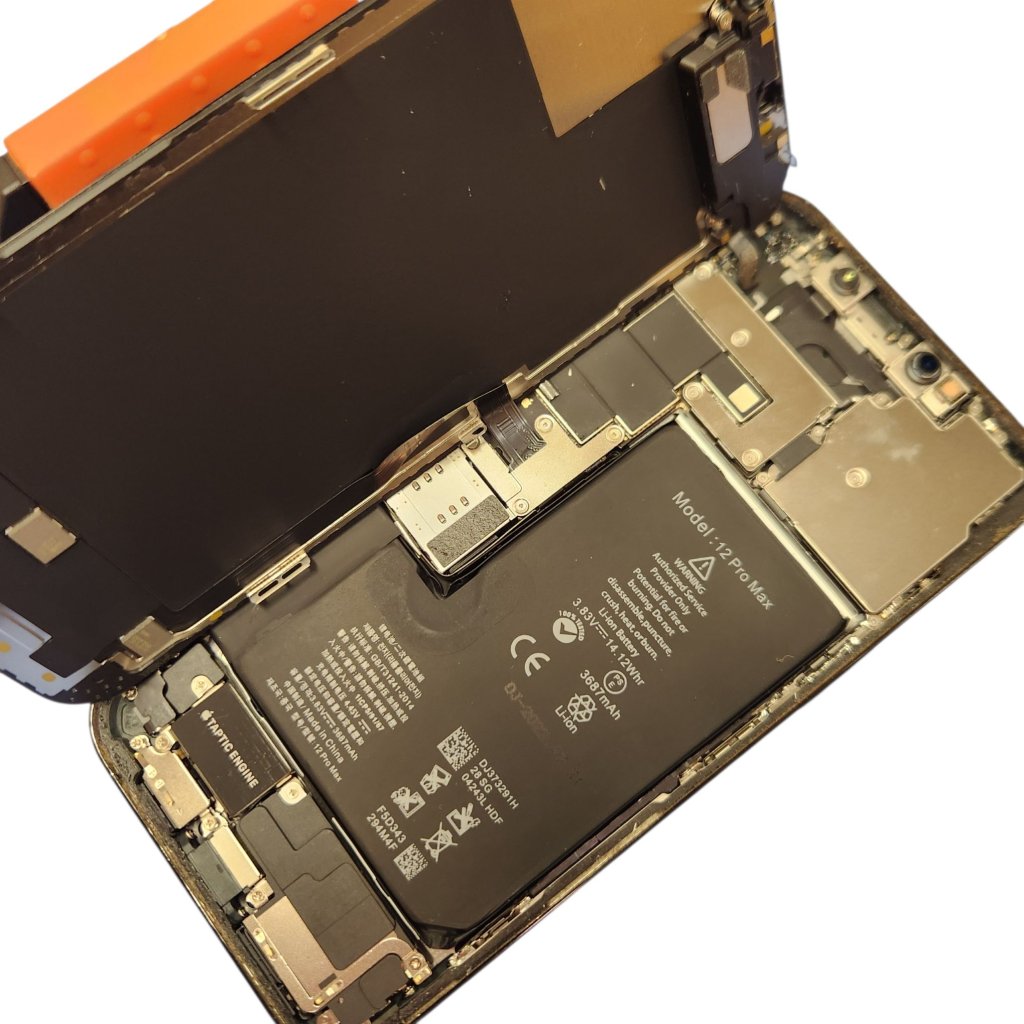 【iPhone12ProMax 充電口の交換】充電ケーブルをさしても充電がたまらない！こちらの症状の問い合わせが最近増加中です。 | 根室市西浜町