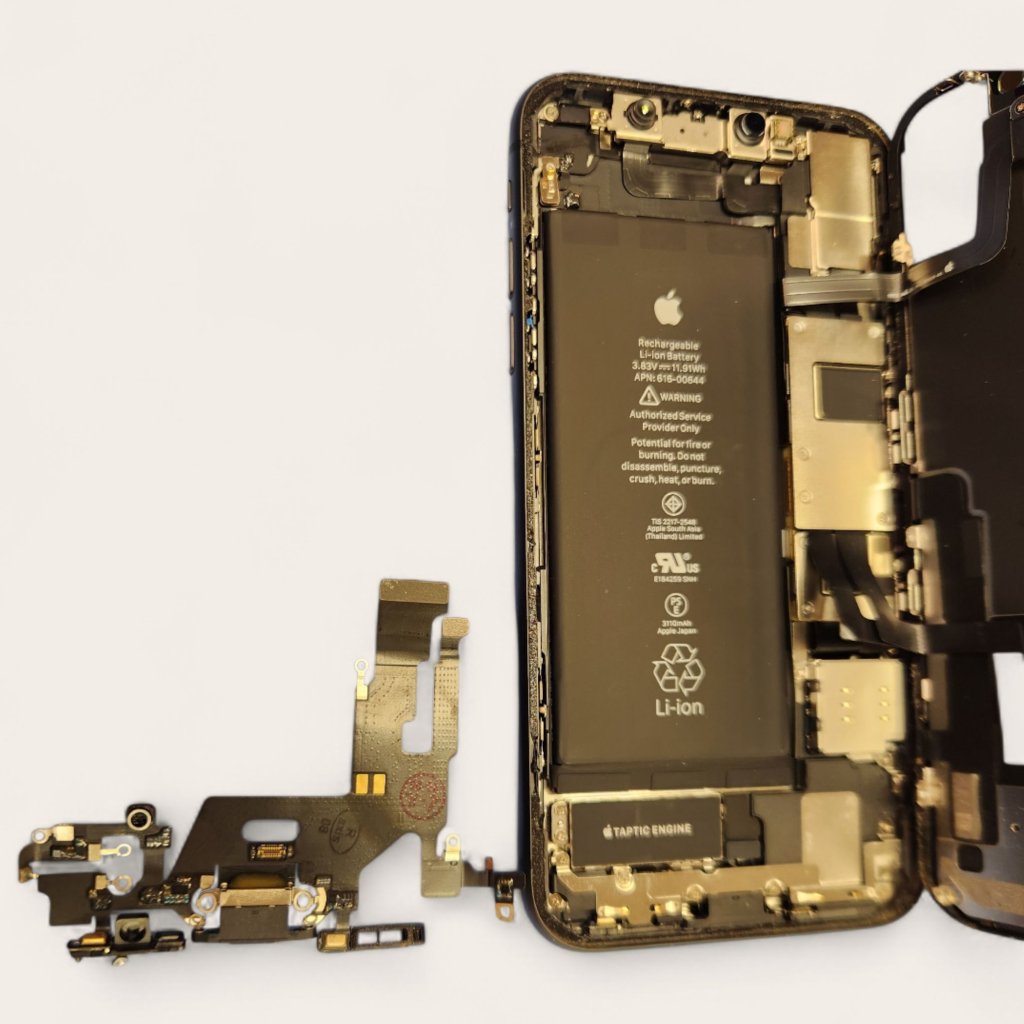 【iPhone11 充電口の交換】充電の感度が悪い！いつか充電がされなくなりそうで不安！すぐに解決します | 根室市宝林町