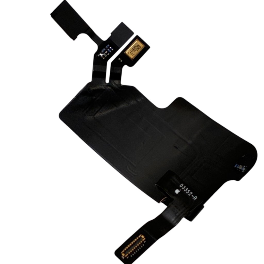 iPhone13ProMax 近接センサー修理　札幌市 東区 元町