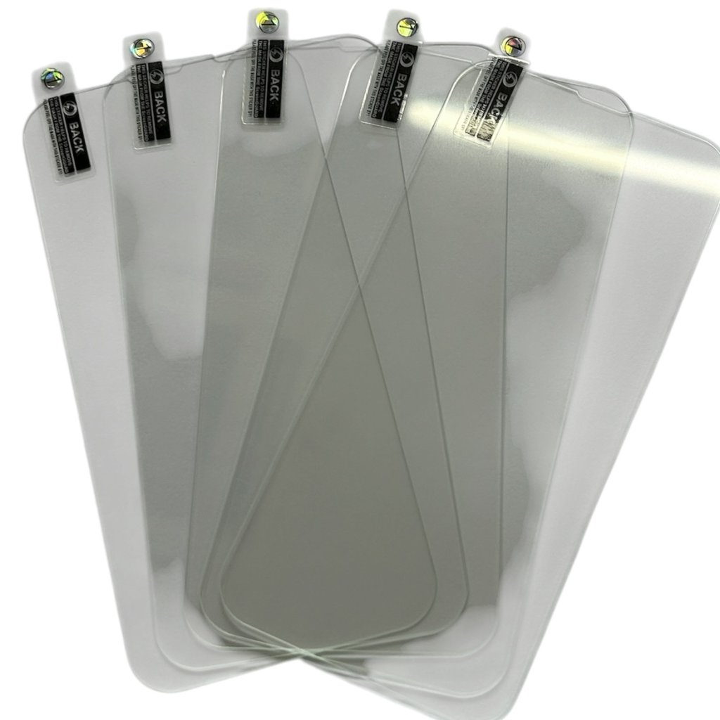 iPhone15 強化ガラス貼り付け