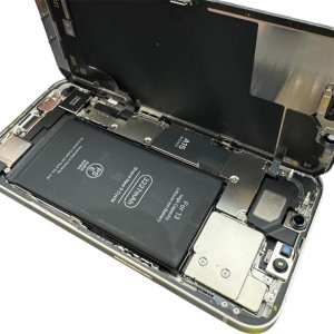 iPhone13 バッテリー交換