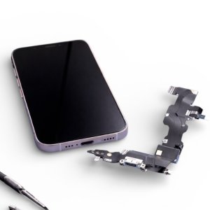 iPhone13のライトニングコネクタ（充電口）不良修理