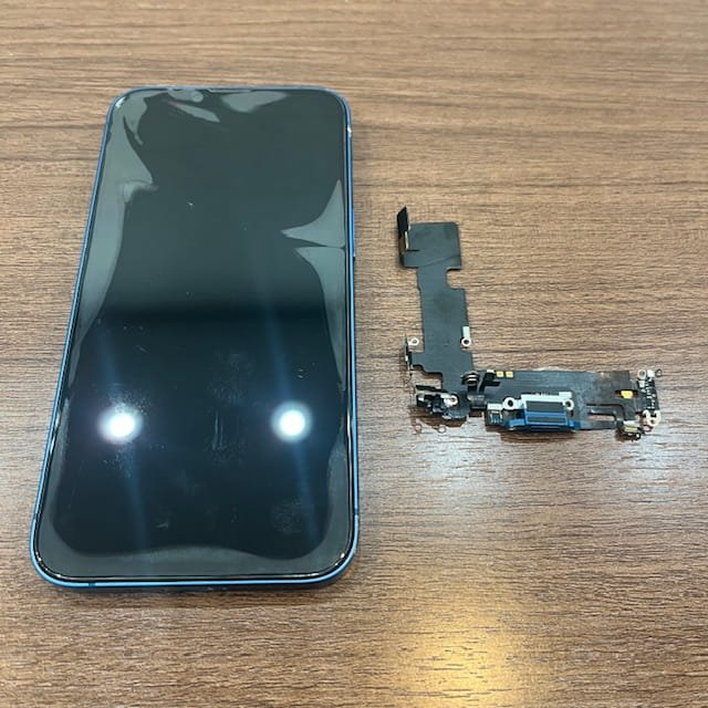 iPhone13修理 充電口交換｜戸田市美女木
