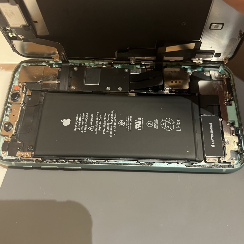 iPhone SE（第2世代）のバッテリー修理（交換）