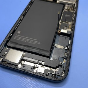 iPhone13mini 充電口緩む ライトニング交換| 利根町押付新田| 充電口交換もご予約で即日修理致します！