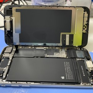 iPhoneSE3 モバイルバッテリー常備 電池交換| 龍ケ崎市貝原塚町| 電池交換も即日30分で対応いたします！