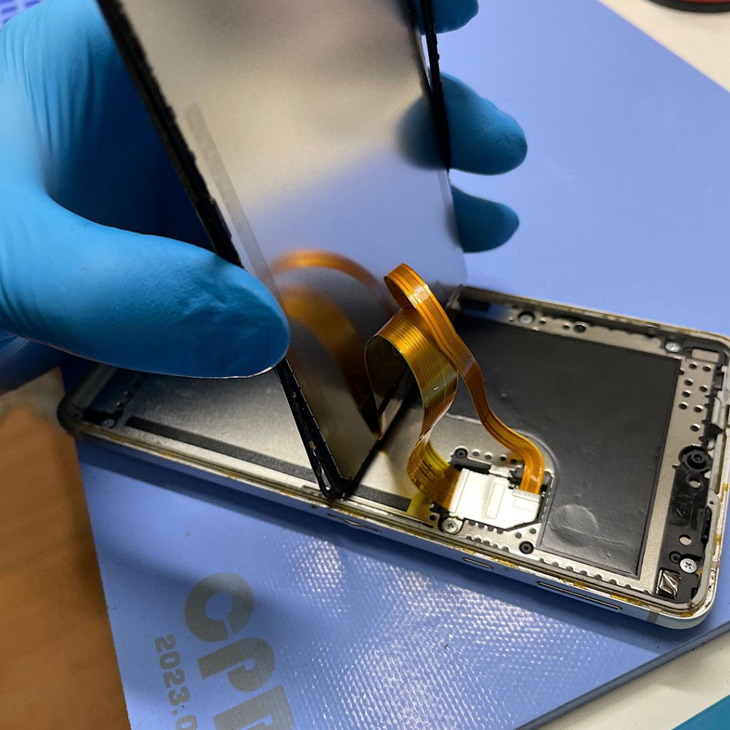 シャープ AQUOS お風呂に落下 液晶交換| 我孫子市布施下| ご予約にて当日修理いたします！