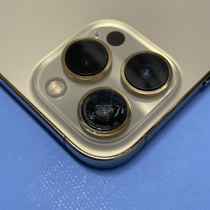 iPhone13ProMax カメラレンズ破損 レンズ交換| 牛久市| カメラレンズも即日お渡しで修理対応しております‼︎