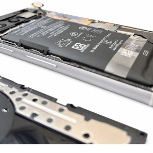 Androidスマホ 【 Google pixel 7a】バッテリー交換修理／即日対応！！