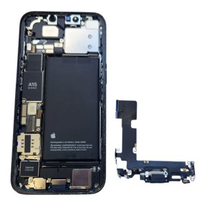 【iPhone13 充電口の交換】ケーブルをさしても反応が悪く徐々に調子が悪くなり、ついに充電が！| 根室市昭和町