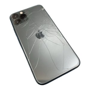 iPhone11 背面ガラス割れ修理