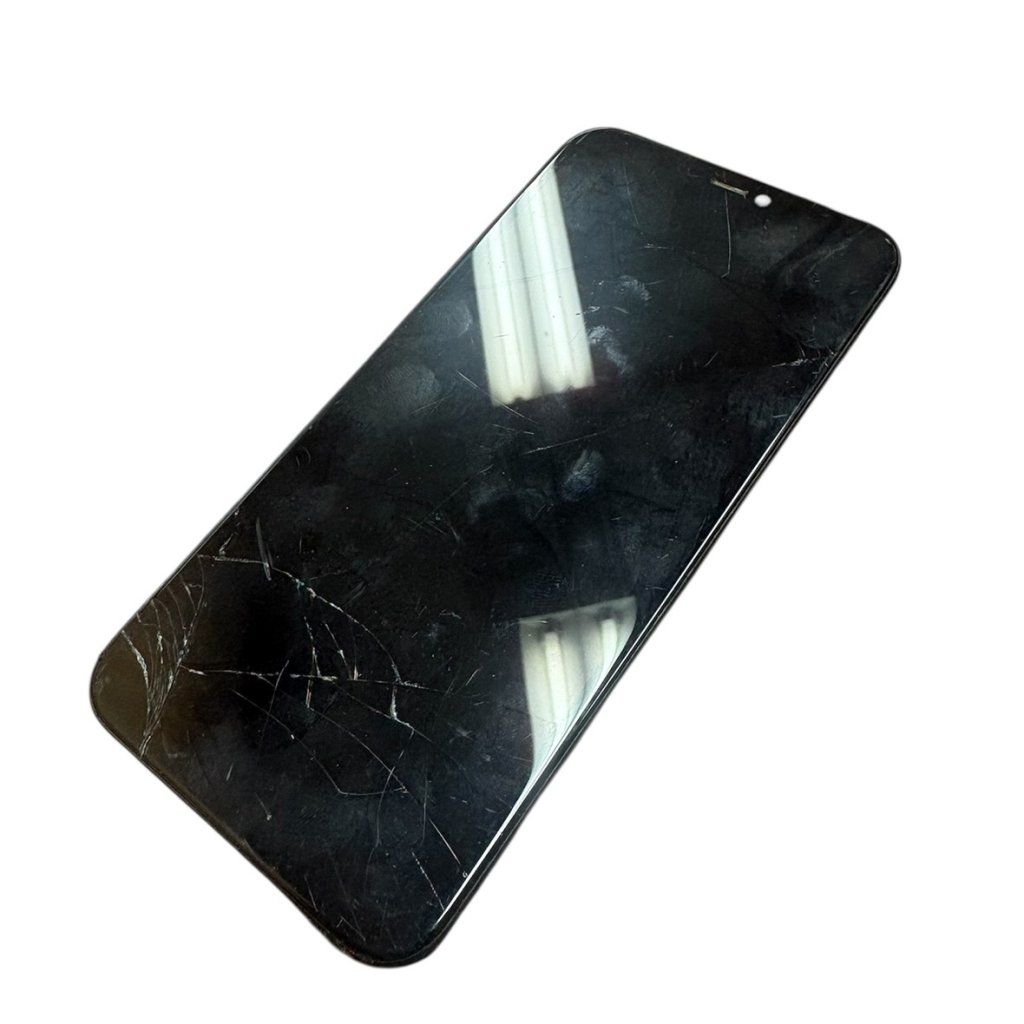 画面割れ・液晶破損【iPhone13】