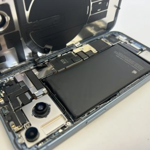 【iPhone13 mini バッテリー交換修理】外出先で電池切れが心配…｜伊勢崎市今泉町
