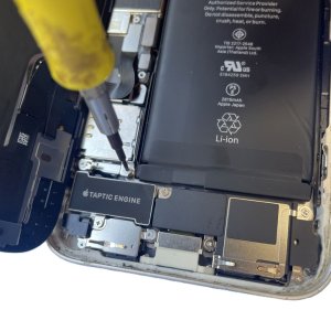 【iPhone12Pro 充電口の交換】かなり前から充電がされない状態。ワイヤレス充電だけだと不便！| 根室市光和町