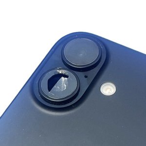 【iPhone16 アウトカメラレンズ交換】レンズが割れの修理でも。当日お渡しいたします！｜根室市西浜町