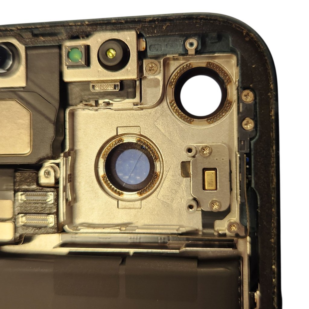 【iPhone13 アウトカメラ交換】カメラを起動しても真っ暗に！画像が全くうつせない。｜根室市花咲港