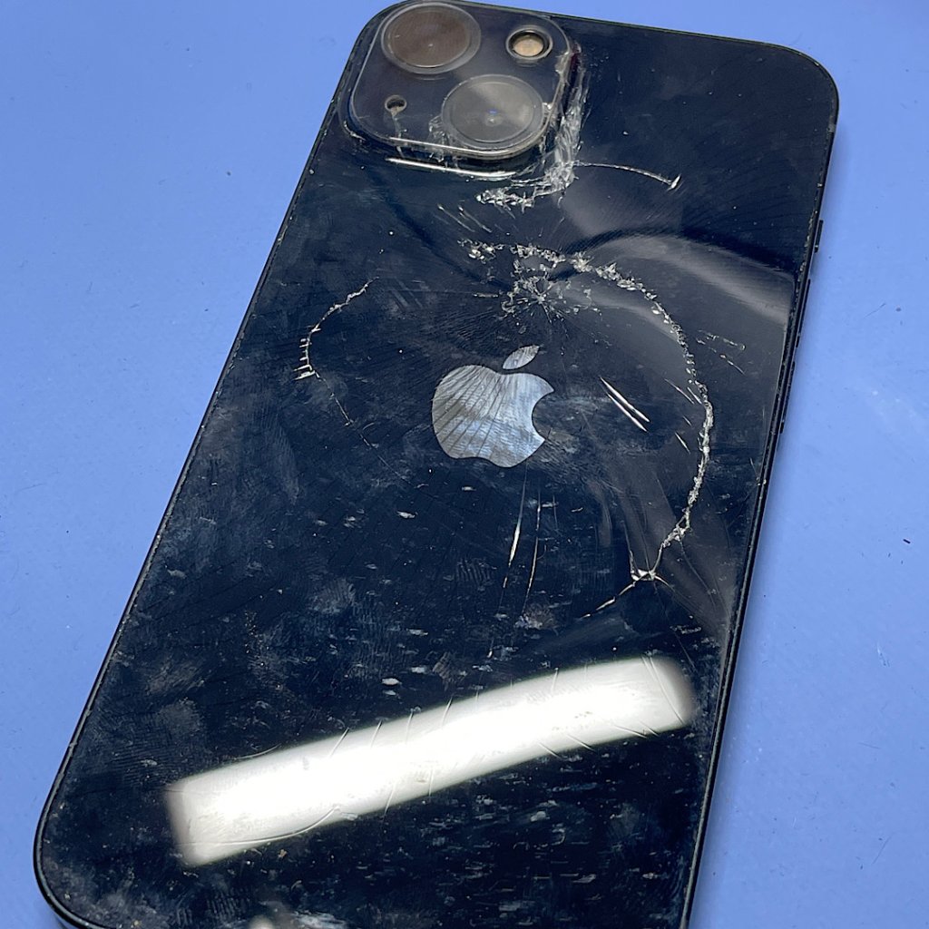 iPhone14 バックパネル交換修理| つくば市| 背面パネル交換もご予約にて対応致します！