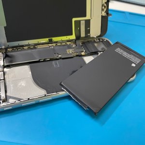 iPhoneSE3 最大容量72%バッテリー交換| 取手市戸頭| 飛び込み修理でも対応して致します！